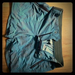 Athleta Trekkie shorts size 4-6 EUC!